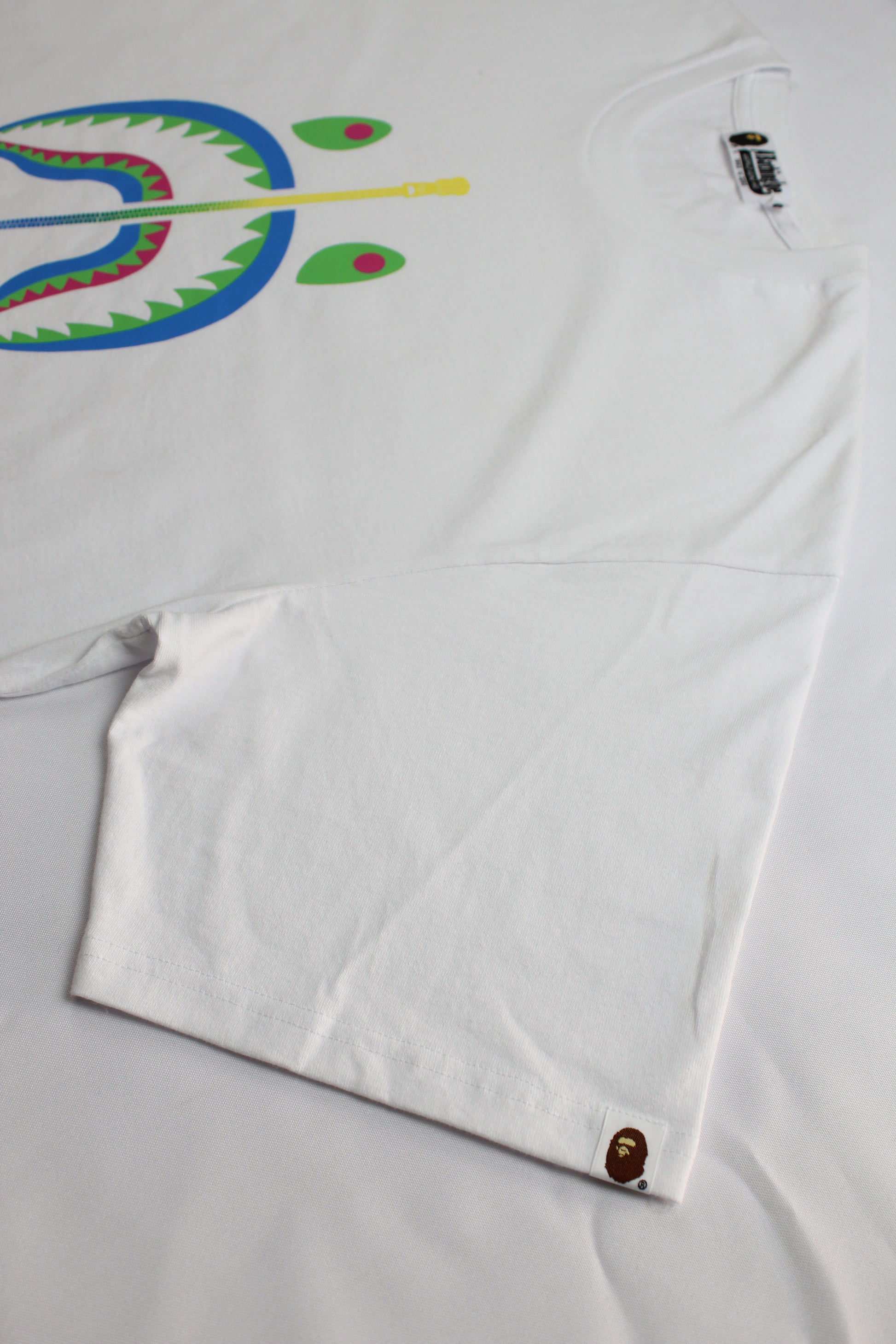 Camiseta Bape Colors Shark Tee Branca